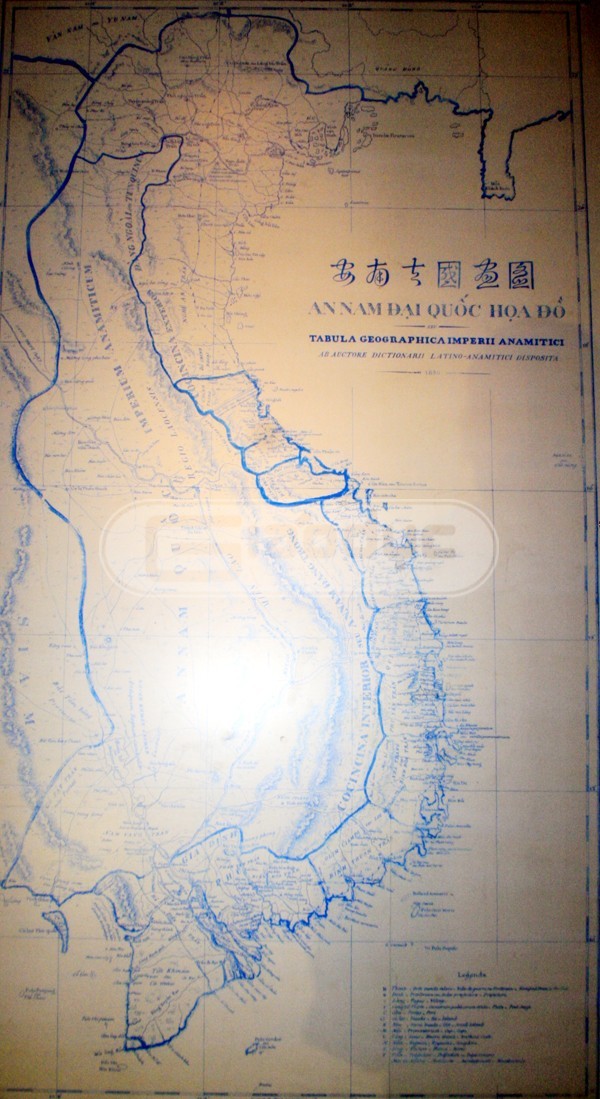 Bản đồ An Nam đại quốc họa đồ được giám mục Jean Louis Taberd thực hiện và xuất bản năm 1838 vẽ một phần của "Paracel hay Cát Vàng" (Paracel seu Cát Vàng) thuộc khu vực quần đảo Hoàng Sa, Việt Nam hiện nay.